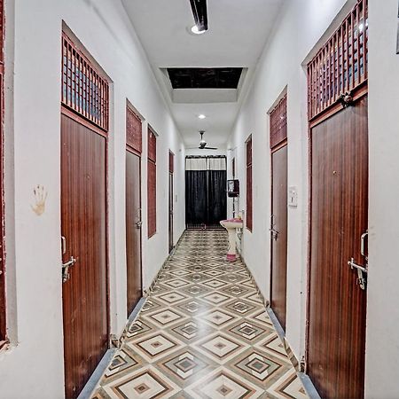 Oyo Double Ss Hotel Hathras Экстерьер фото